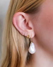 Load image into Gallery viewer, Aphrodite's Tears Baroque Pearl Drop Earrings