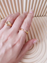 Load image into Gallery viewer, Delphi Open Stacking Ring