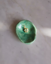 Load image into Gallery viewer, 18k Phoenix Flame Necklace - 0.50ct Hexagonal Mint Beryl

