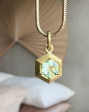 Load and play video in Gallery viewer, 18k Phoenix Flame Necklace - 0.50ct Hexagonal Mint Beryl
