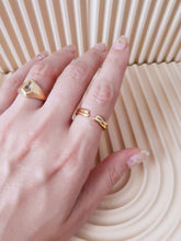 Load image into Gallery viewer, Delphi Open Stacking Ring
